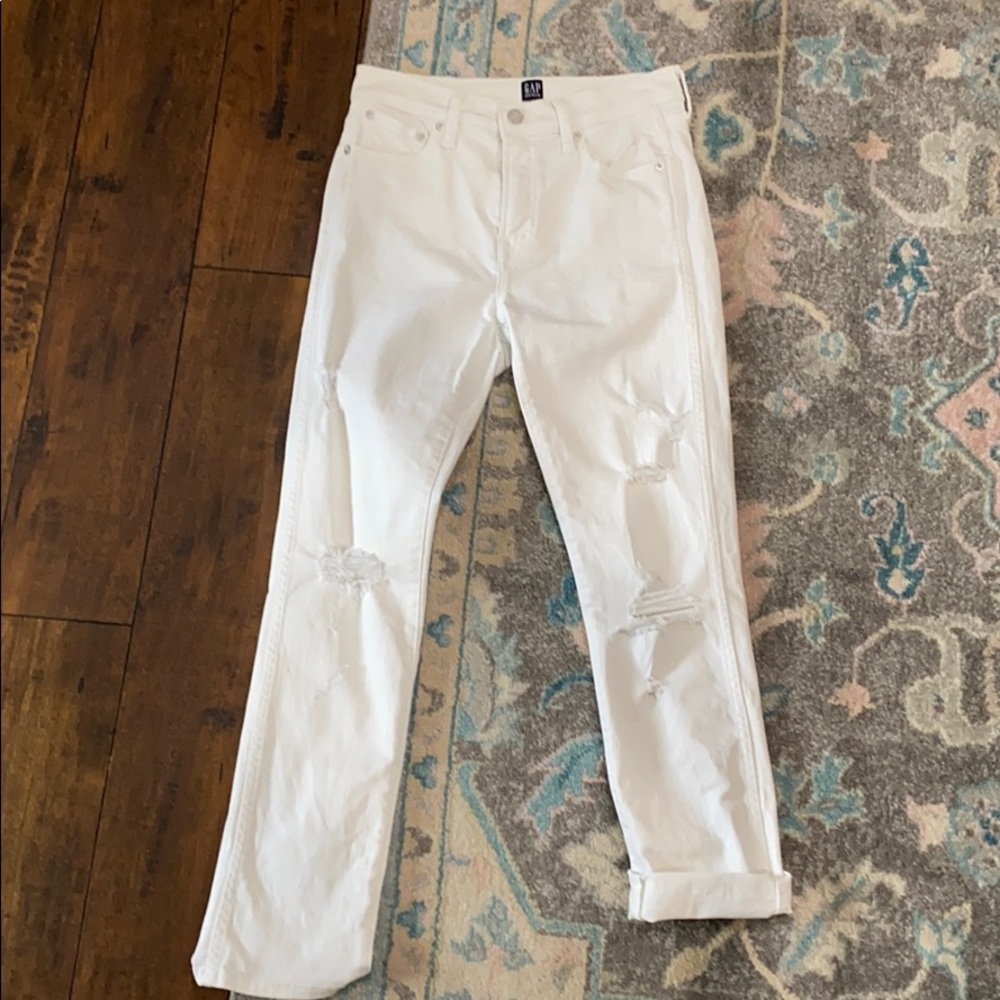 White denim pants